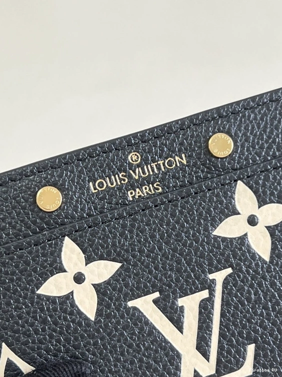 First bag HOLDER Louis CARD Vuitton 0812
